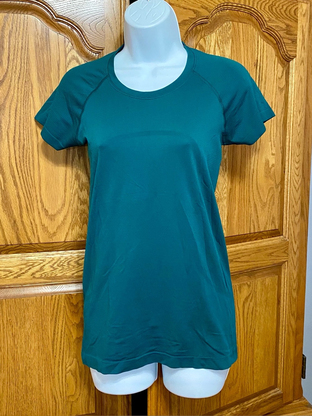 Lululemon Swiftly Tech Short Sleeve 2.0 Green Athletic Top Sz 6 Workout Gym